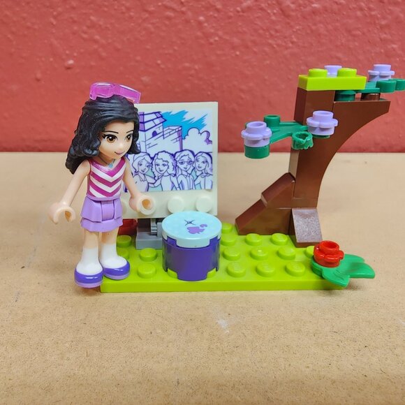LEGO FRIENDS: Emma's Art Stand (41332) with Instructions - Picture 5 of 6